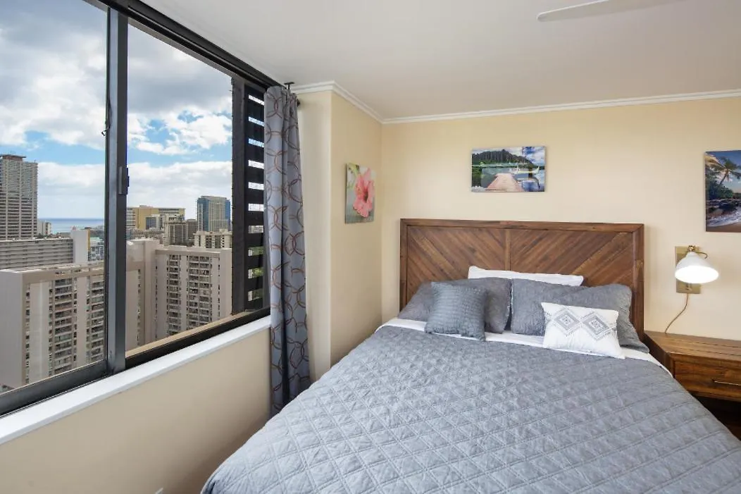 2 Bedroom Corner Suite & Tropical Views Honolulu 3*,  United States